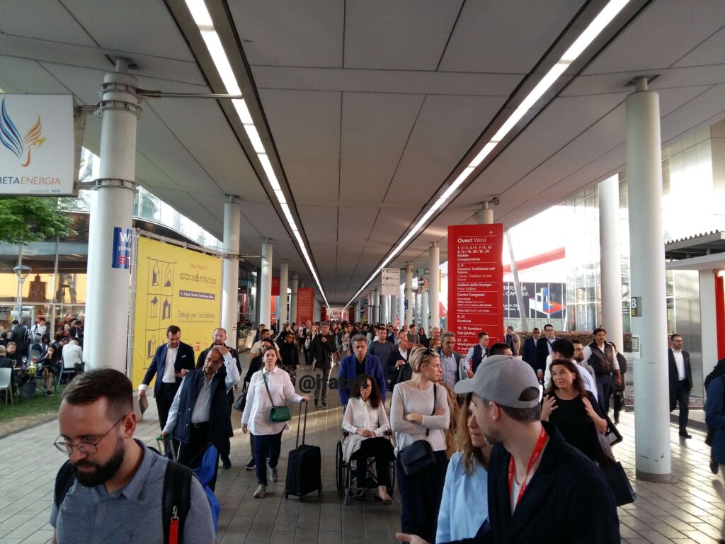 Salone del Mobile Ⓒifatafi Ⓒbe-italia